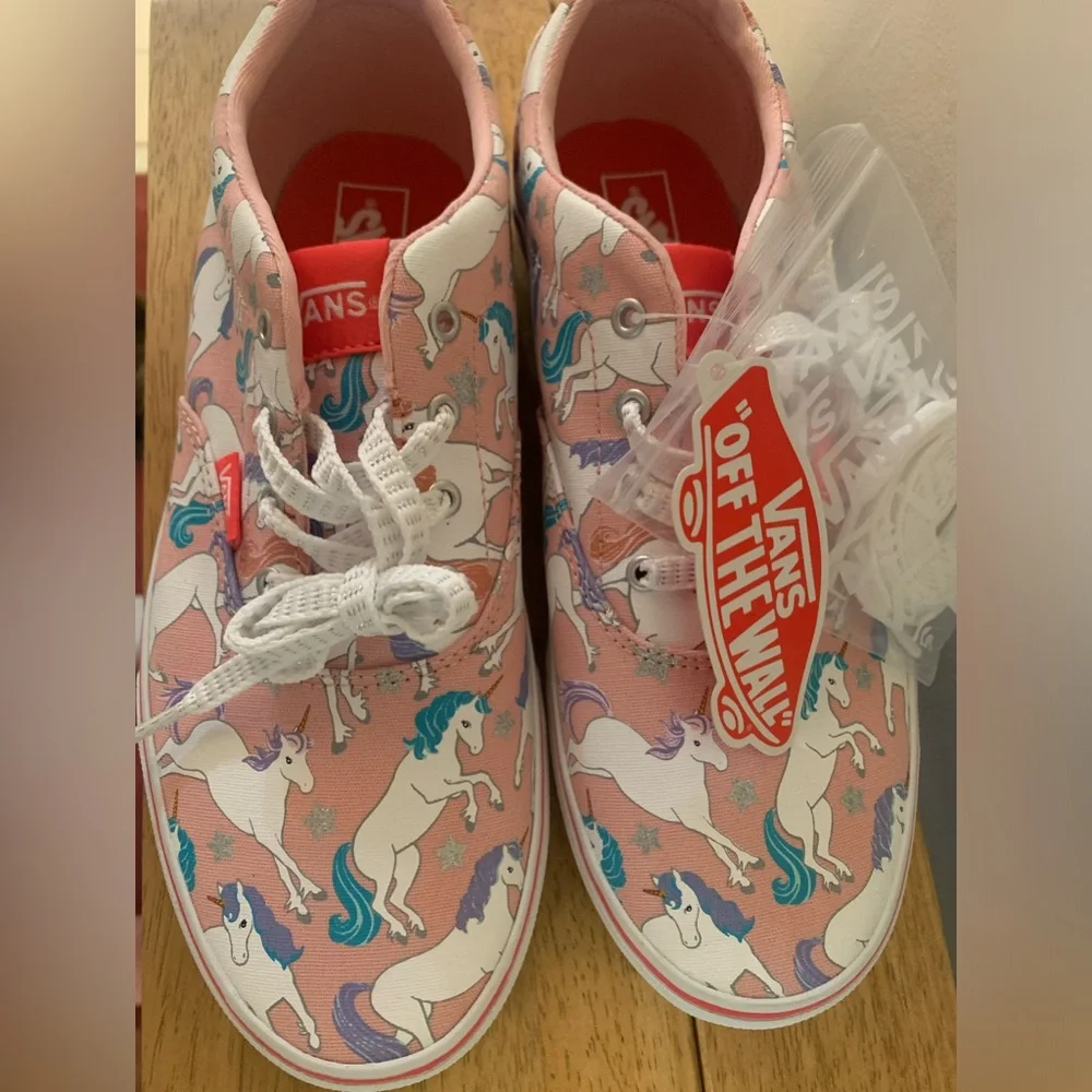 Vans Doheny Unicorn Powder Pink NWT Kids Size 6 Fits Women Size 7